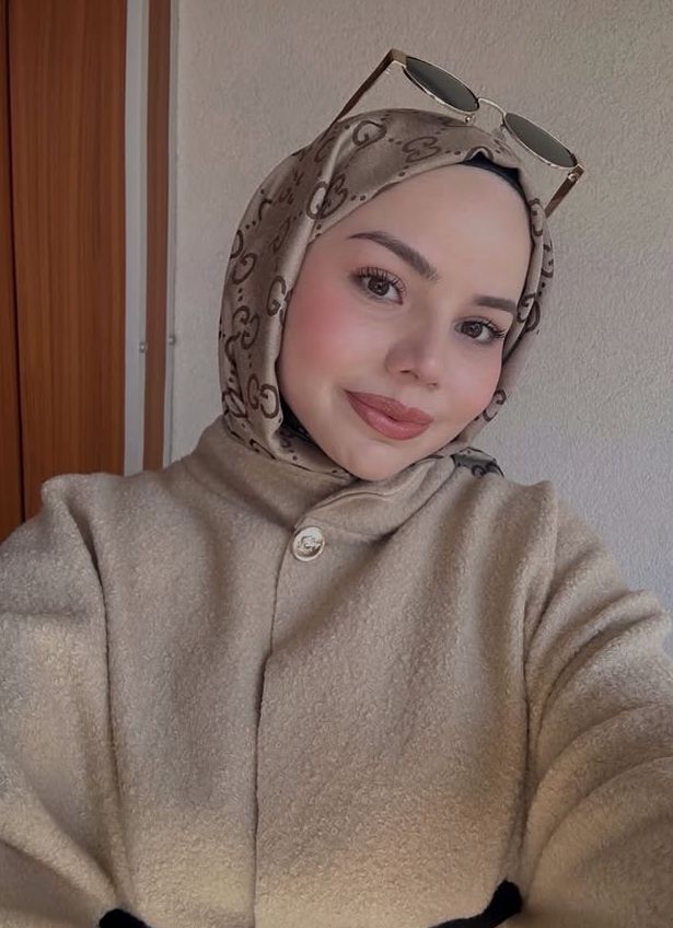 Bursa Başarıya Odaklanmış Kadın Bayan Escort Maya
